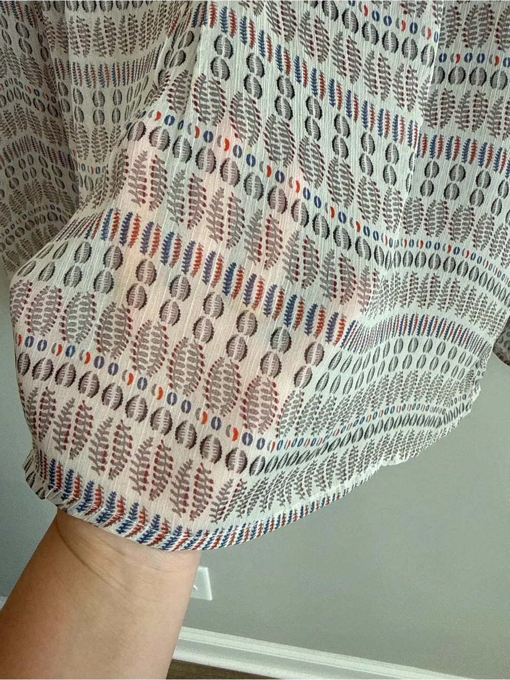Zoa New York Semi-Sheer Patterned V-Neck Long-Sleeve Blouse Size Large